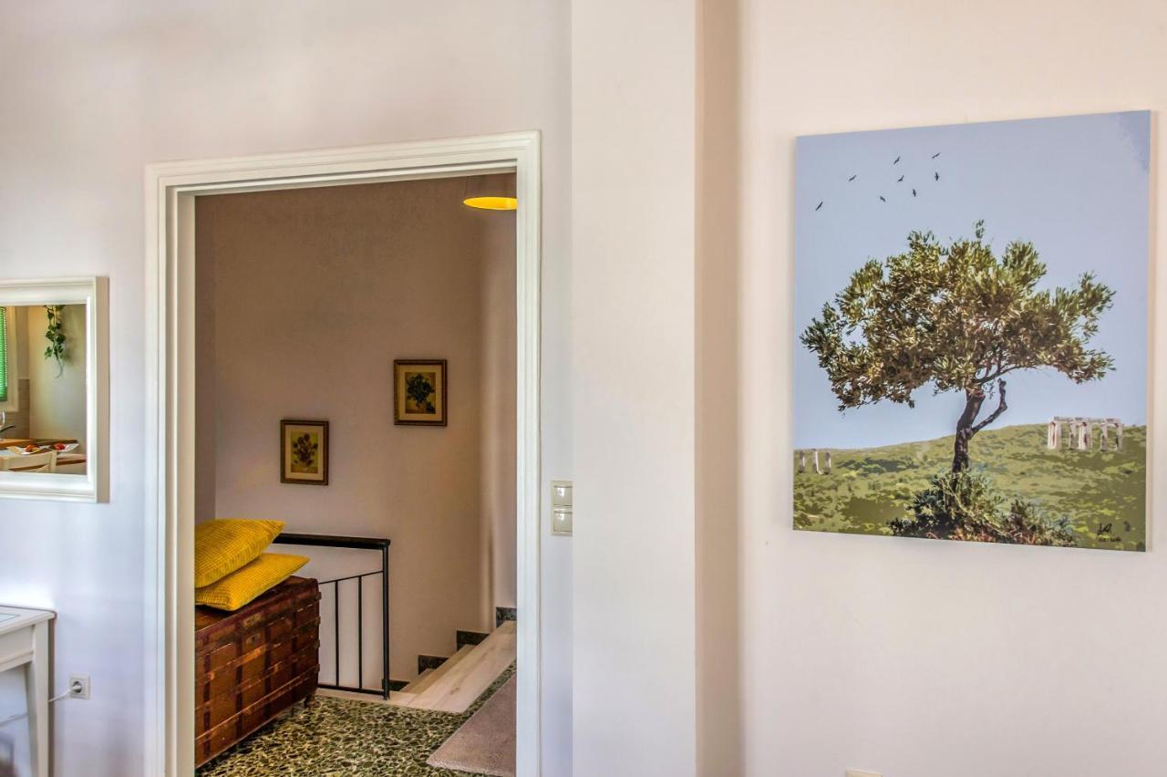 Angelinas Quarters - Kalamata Mediterranean Villas ภายนอก รูปภาพ