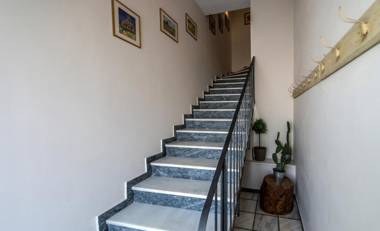 Angelinas Quarters - Kalamata Mediterranean Villas ภายนอก รูปภาพ