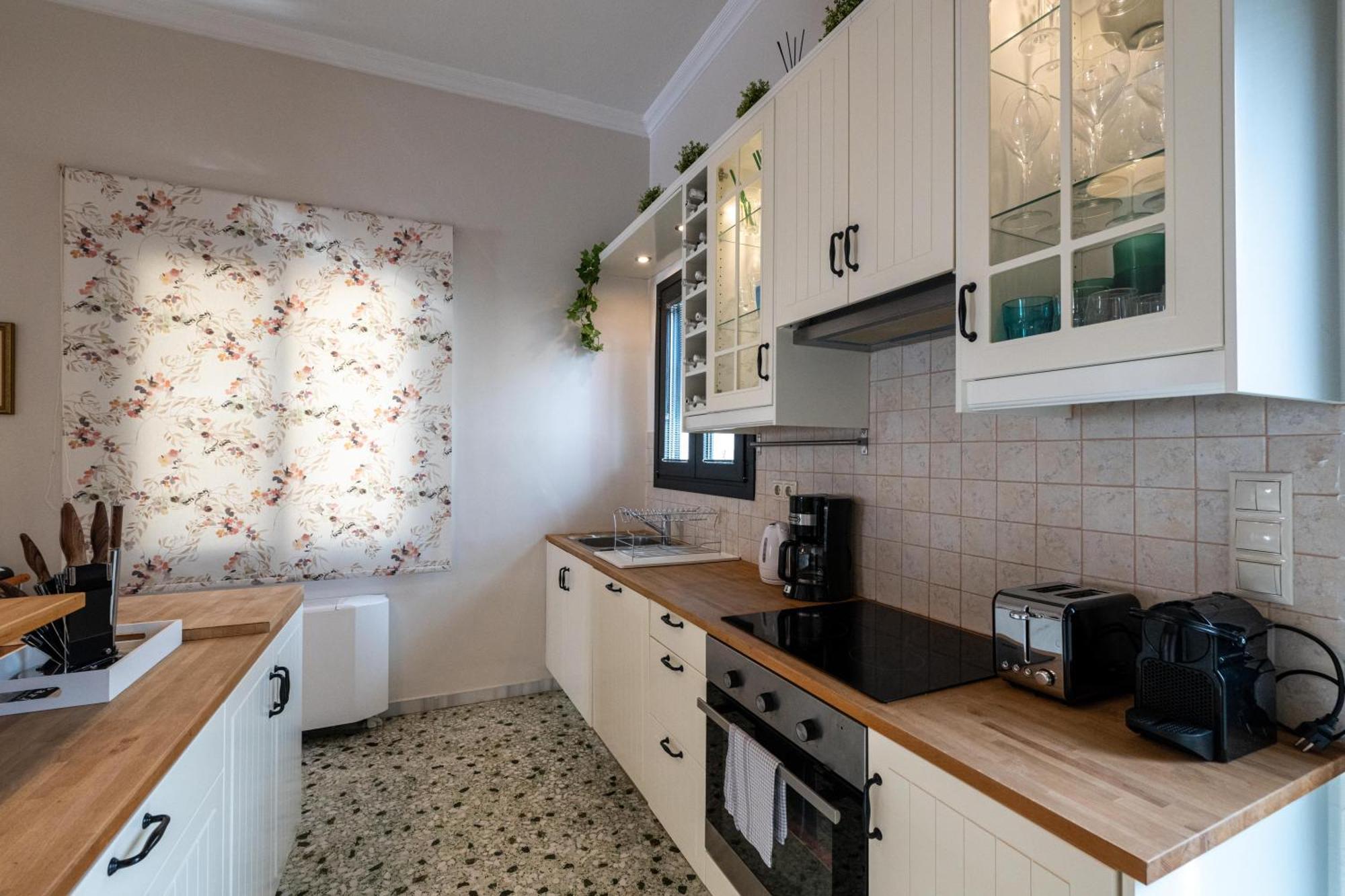 Angelinas Quarters - Kalamata Mediterranean Villas ภายนอก รูปภาพ