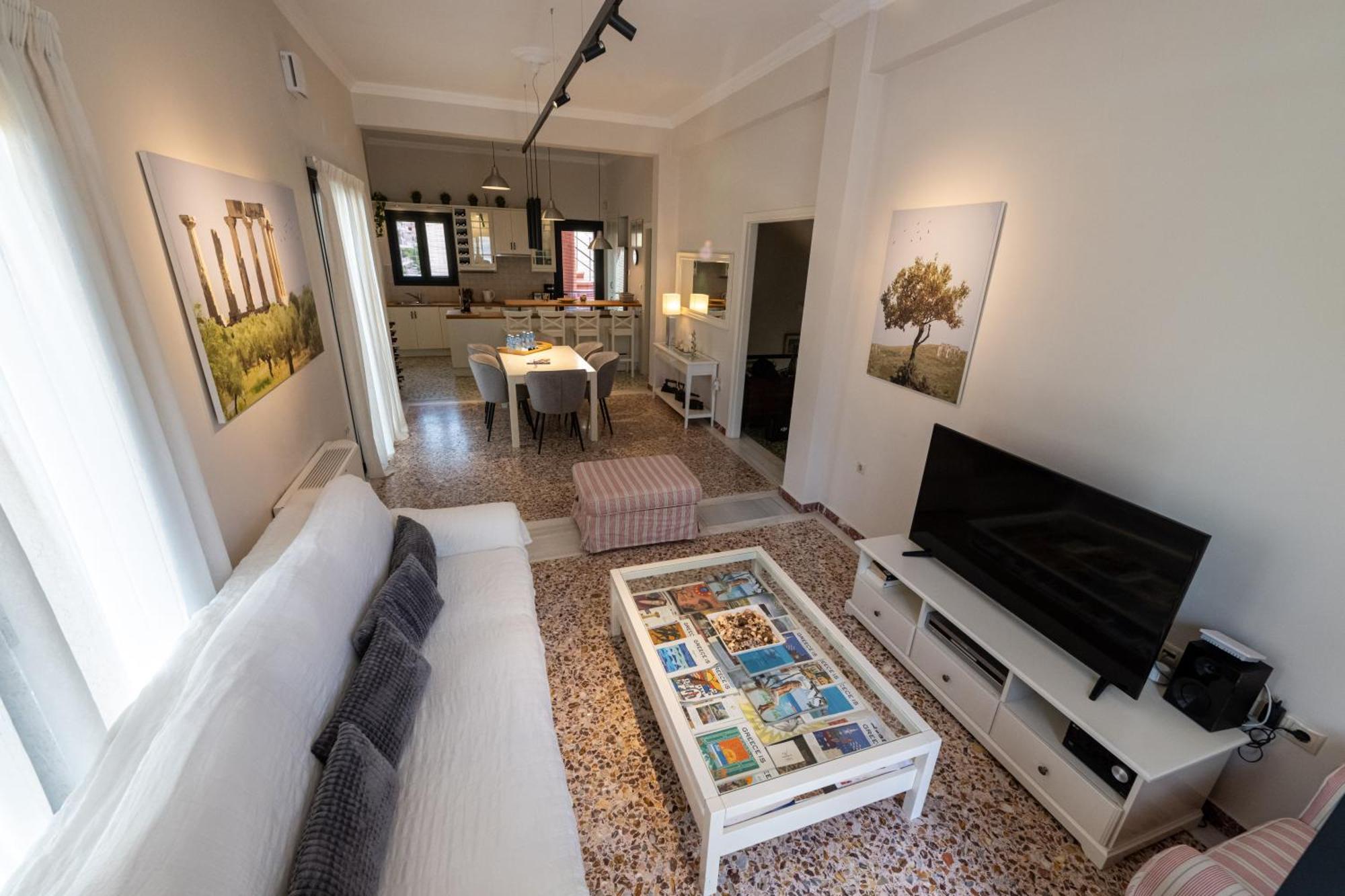 Angelinas Quarters - Kalamata Mediterranean Villas ภายนอก รูปภาพ