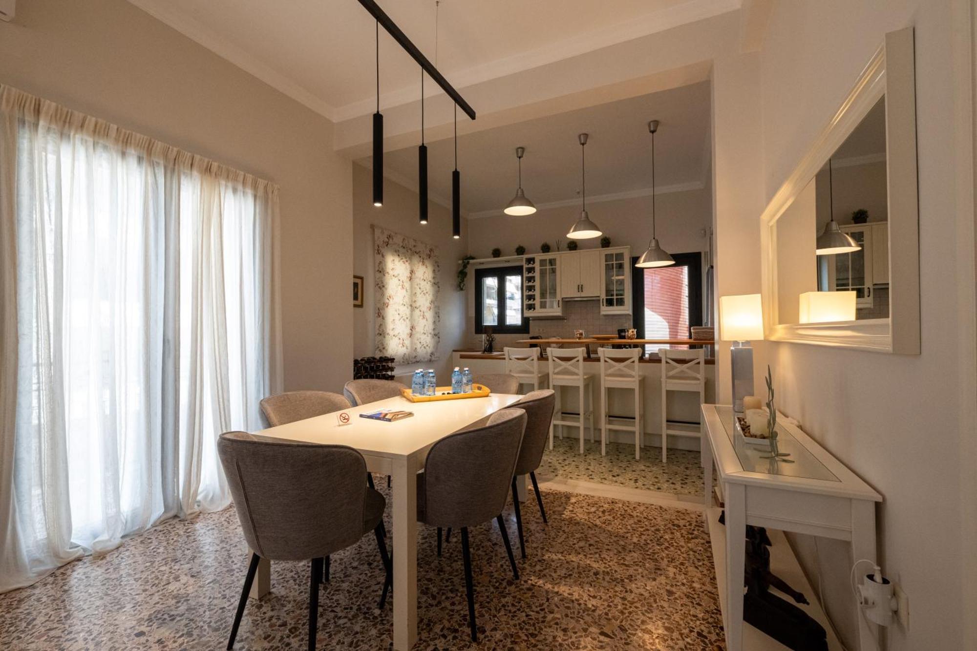 Angelinas Quarters - Kalamata Mediterranean Villas ภายนอก รูปภาพ